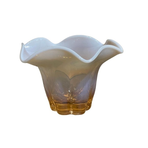 Set of 2 beautiful tea light glass candle flower holders. Light Pink. - Picture 3 of 5